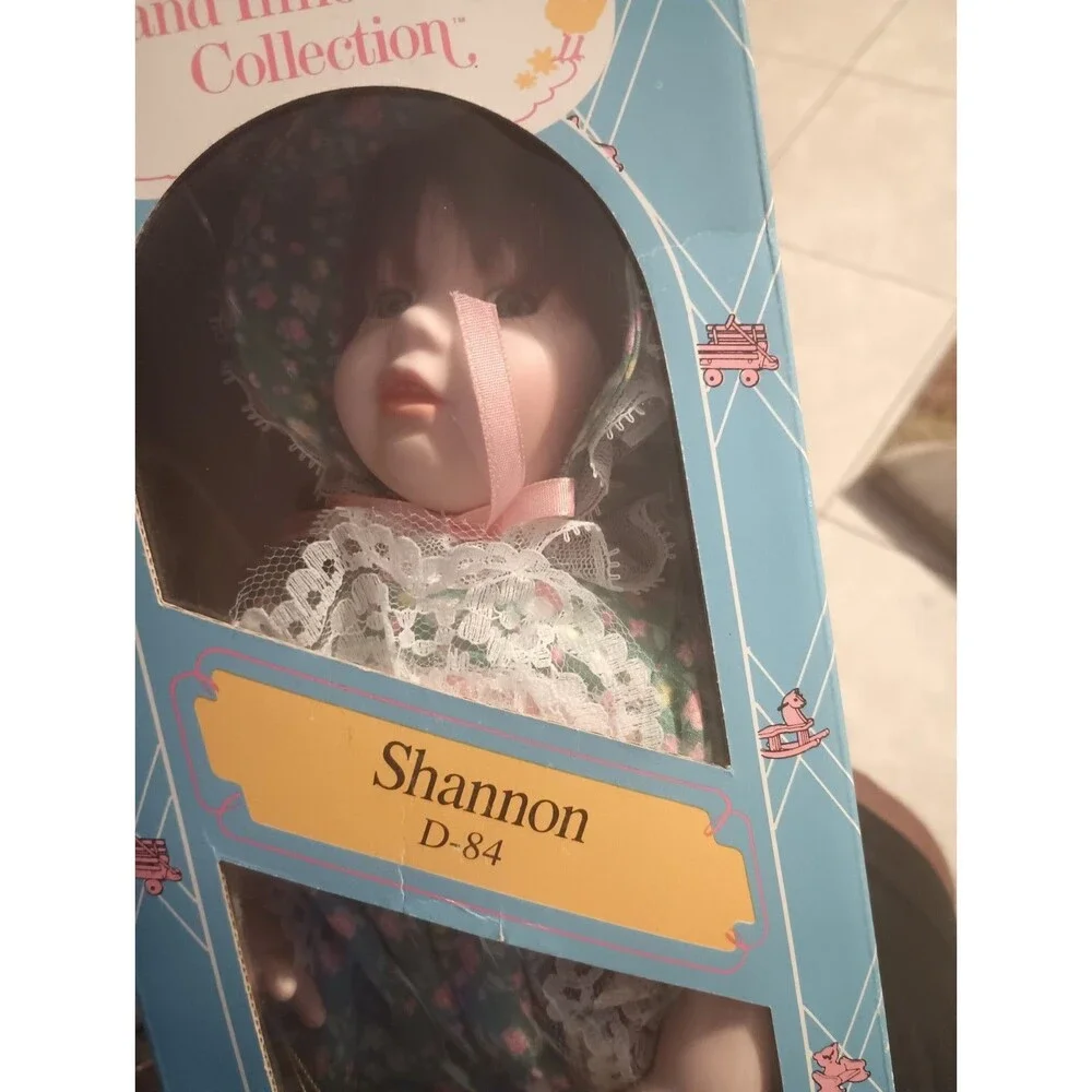 Heritage Mint Porcelain Doll Shannon Sweet And Innocent Collection NIB 1992